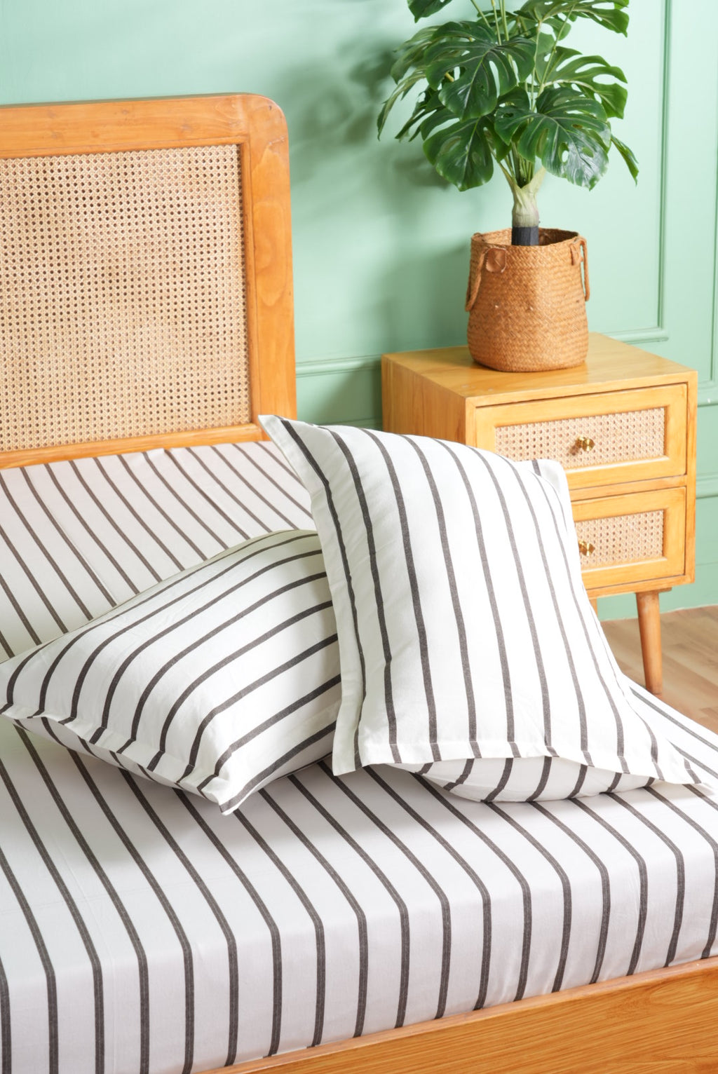 Nidrāya One (Premium Grounding Bedsheet) - Tiramisu