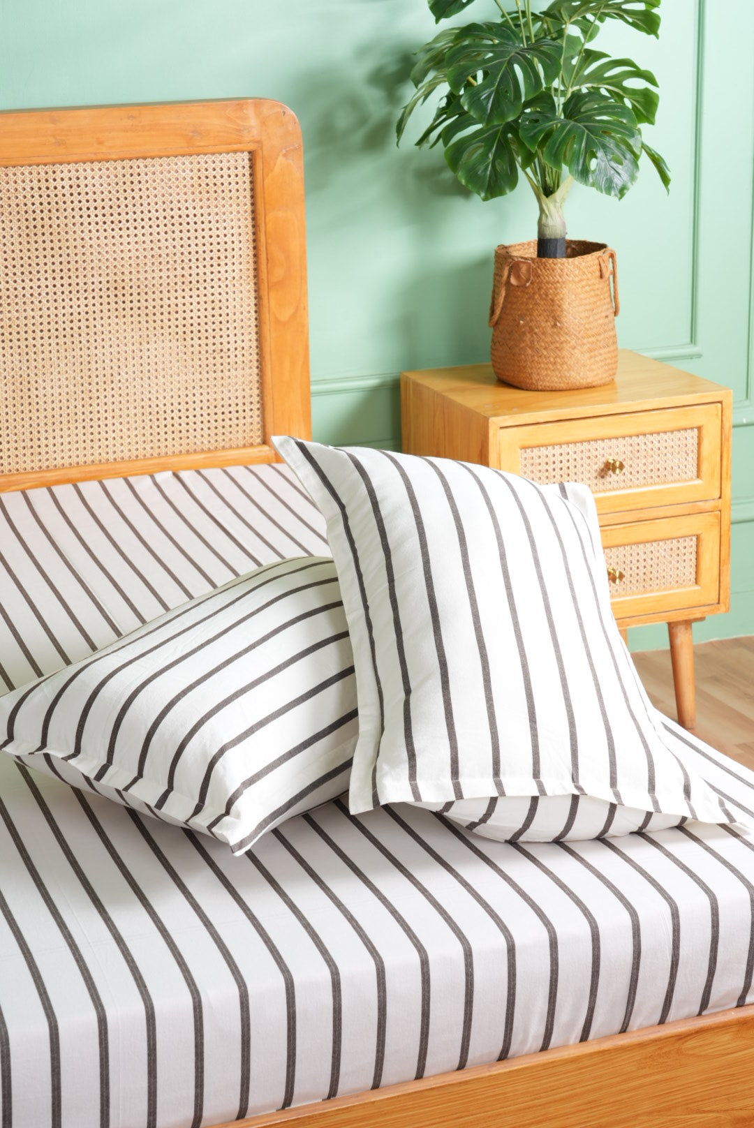 Nidrāya One (Premium Grounding Bedsheet) - Tiramisu